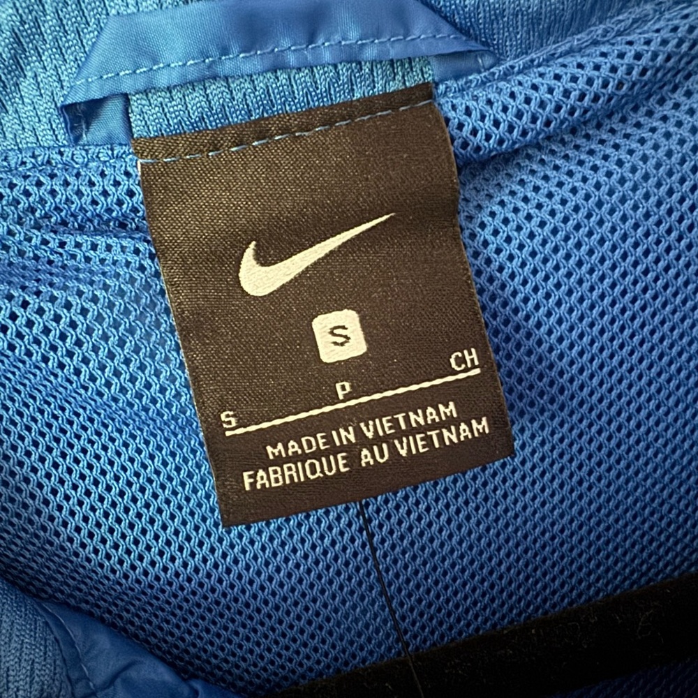 NIKE Blue Lightweight Windbreaker Jacket- Size Small. NWT. - Picture 3 of 3
